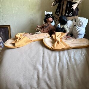 Born Sandals size 11 brand new…color orange